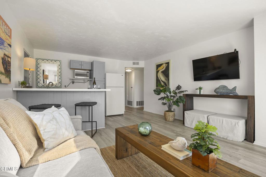 261 Hollywood Boulevard Property Photo 7
