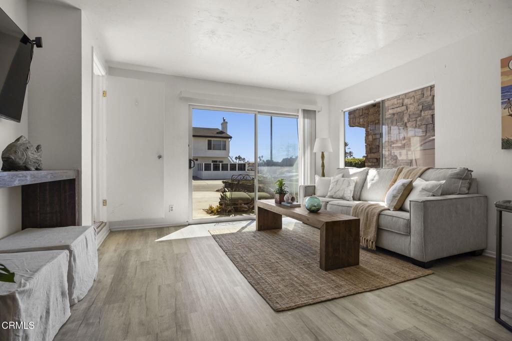 261 Hollywood Boulevard Property Photo 9
