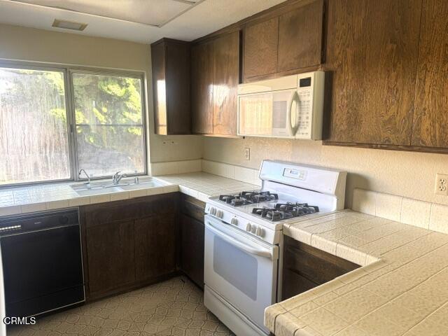 2446 Scoter Avenue Property Photo 3