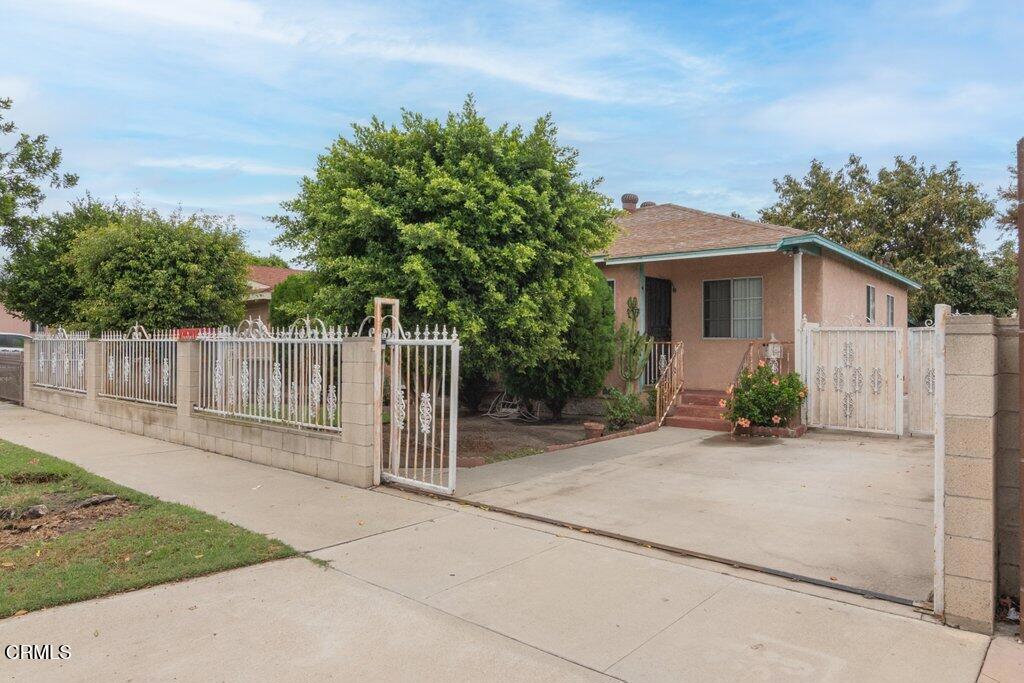 10942 Cedar Street Property Photo 1
