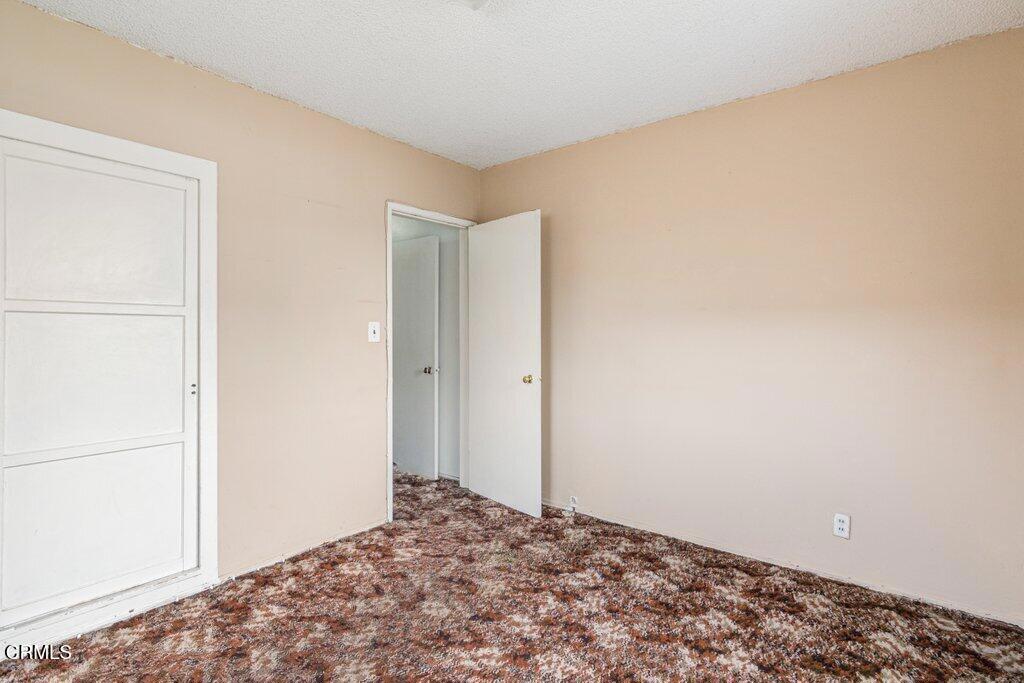 10942 Cedar Street Property Photo 6