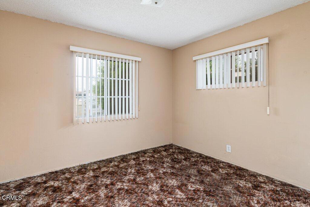 10942 Cedar Street Property Photo 8