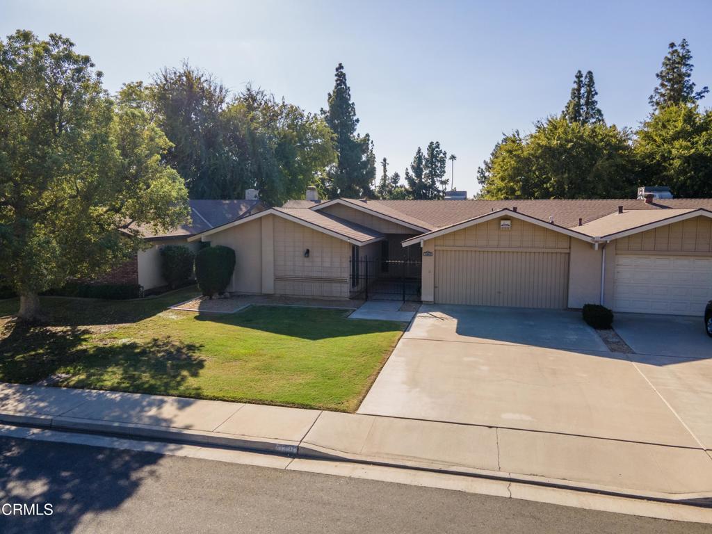 1419 Thunderbird Street Property Photo 3