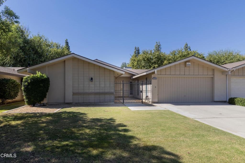 1419 Thunderbird Street Property Photo 4