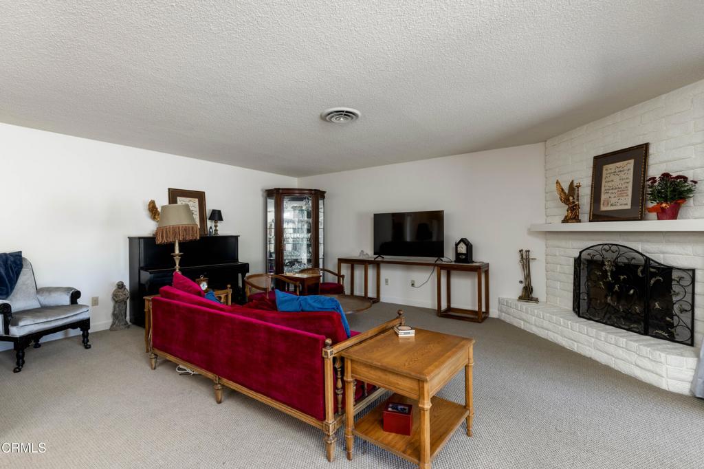 1419 Thunderbird Street Property Photo 7
