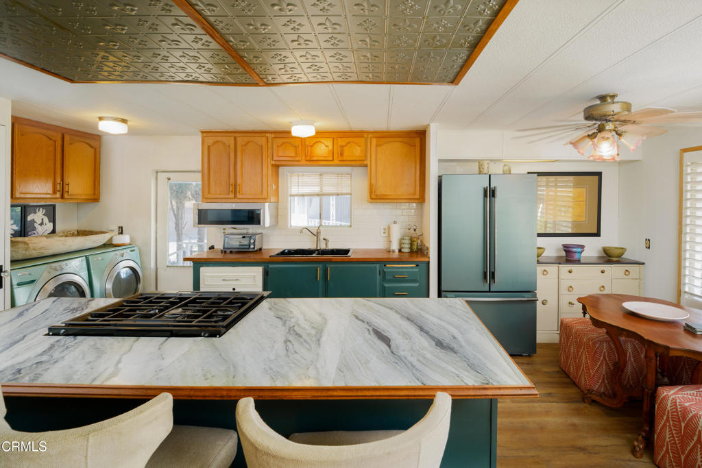 1150 Ventura Boulevard 16 Property Photo 2