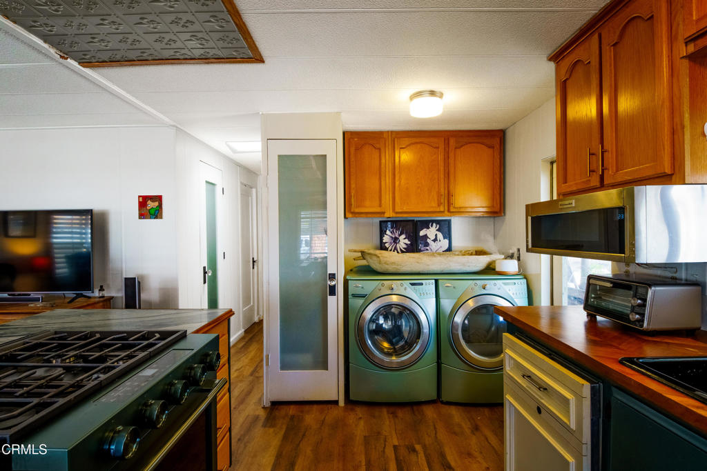 1150 Ventura Boulevard 16 Property Photo 9