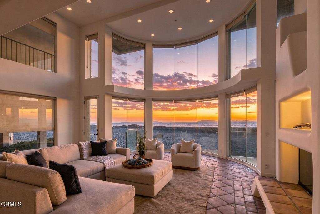 1045 Mandalay Beach Road Property Photo 4