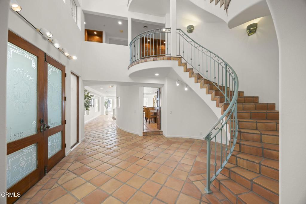 1045 Mandalay Beach Road Property Photo 5