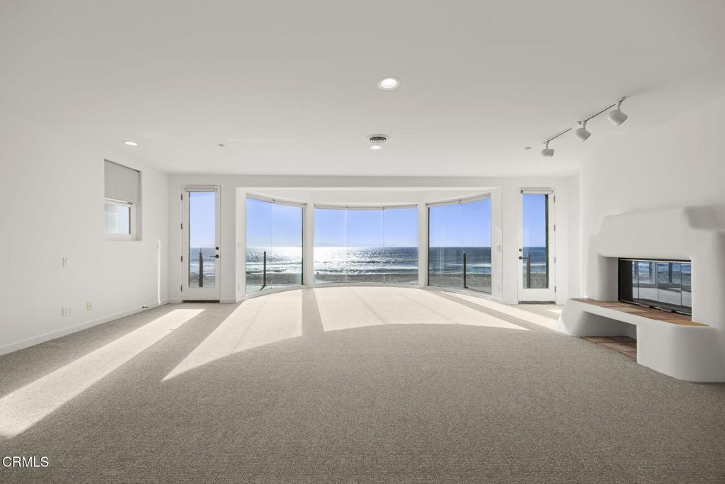 1045 Mandalay Beach Road Property Photo 25