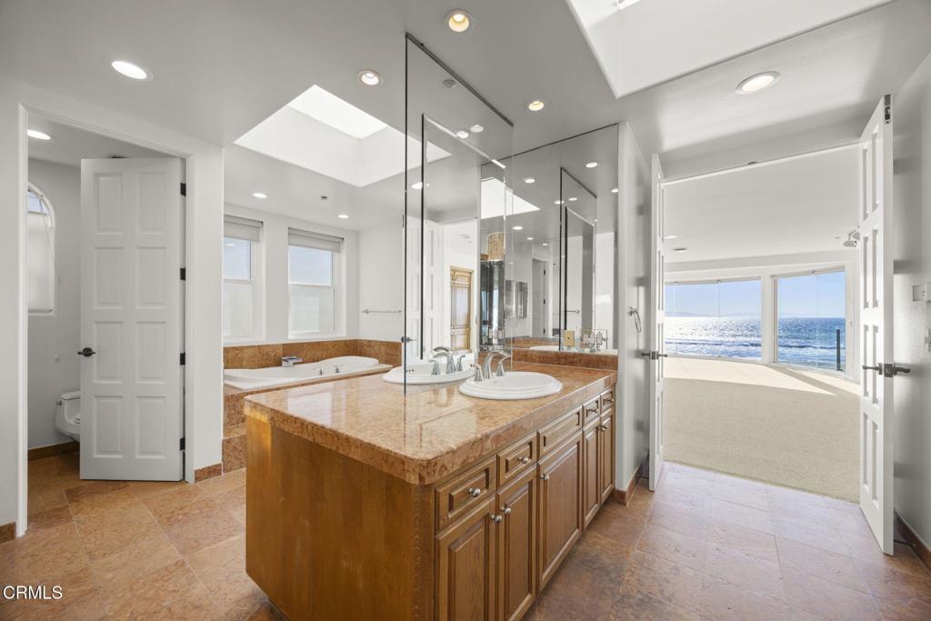 1045 Mandalay Beach Road Property Photo 32