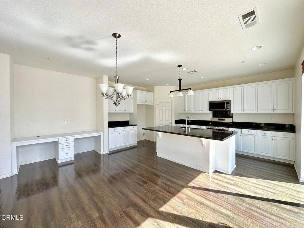 682 Seine River Way Property Photo 5