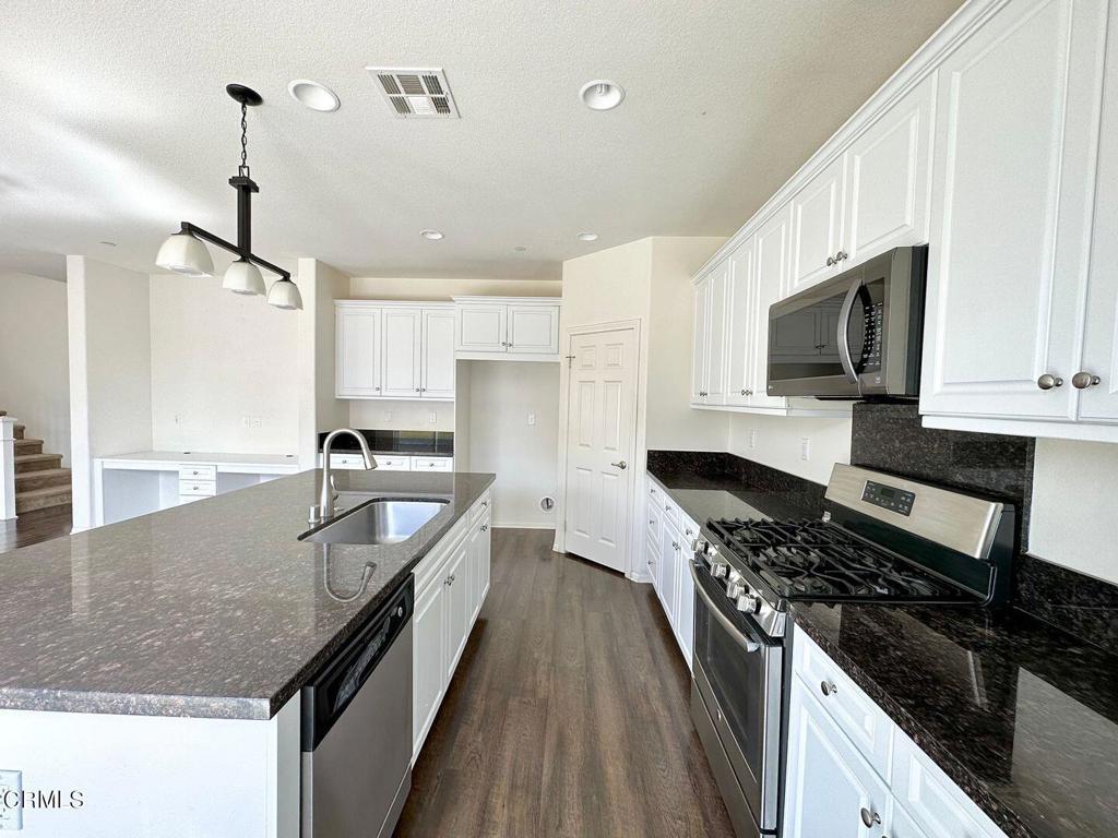 682 Seine River Way Property Photo 8