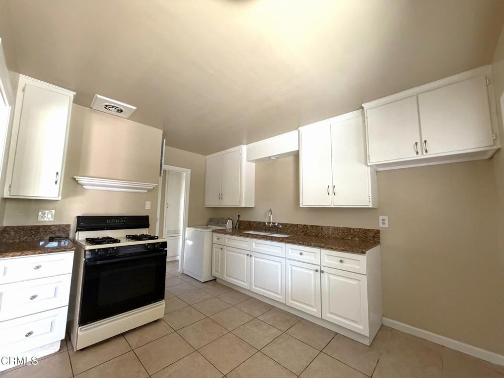 1266 Hill Street Property Photo 3