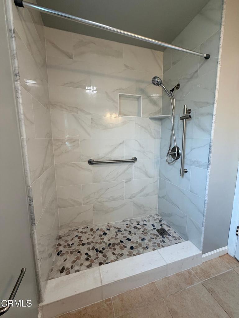 1266 Hill Street Property Photo 8
