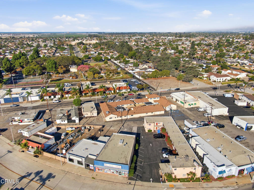 405 N Oxnard Boulevard Property Photo 7