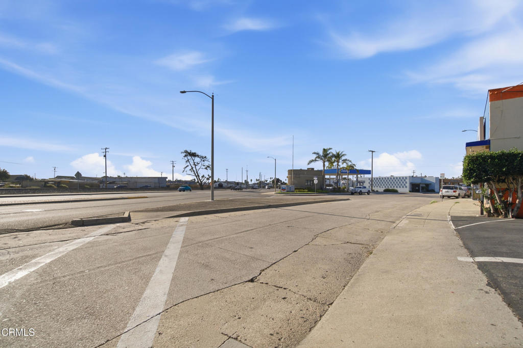 405 N Oxnard Boulevard Property Photo 9