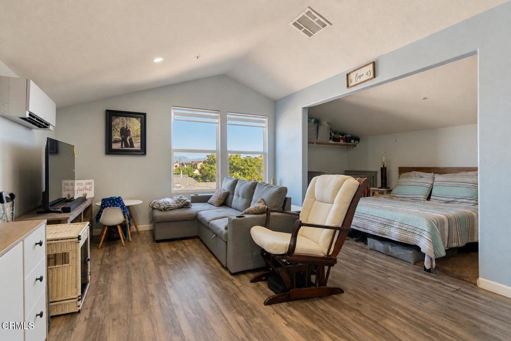 5460 Dunbar Drive Property Photo 13