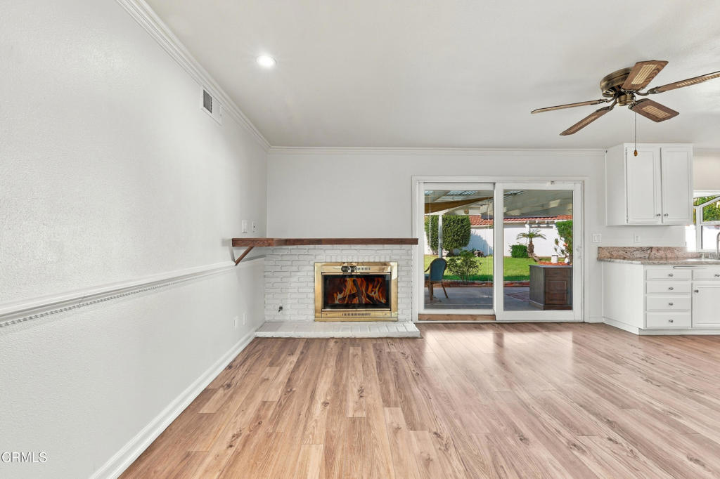 2121 Outsail Lane Property Photo 4