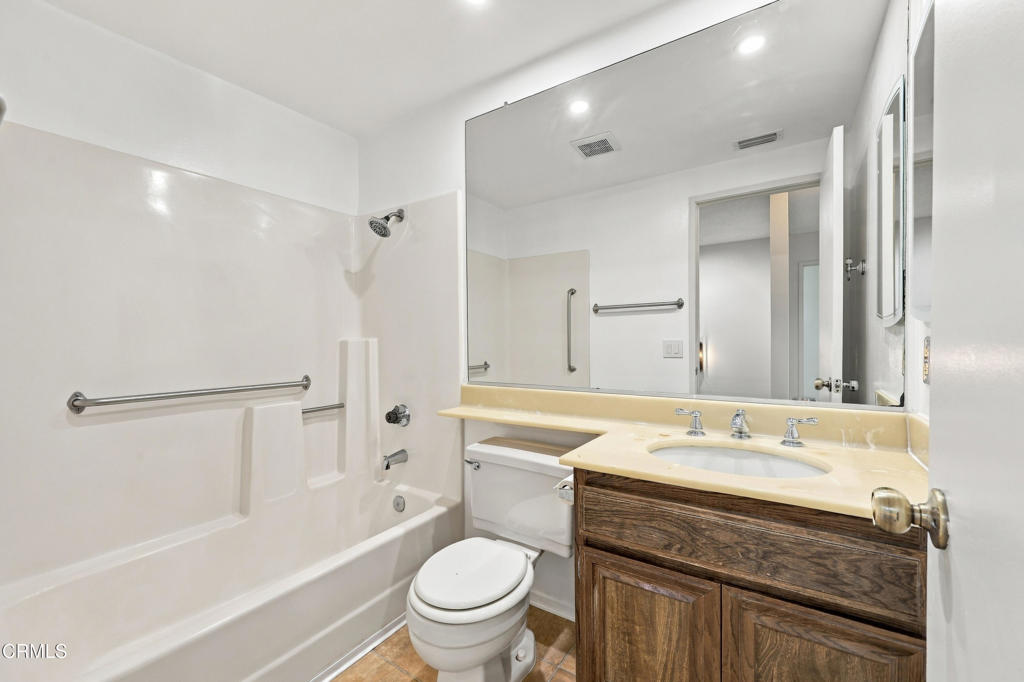 2121 Outsail Lane Property Photo 17