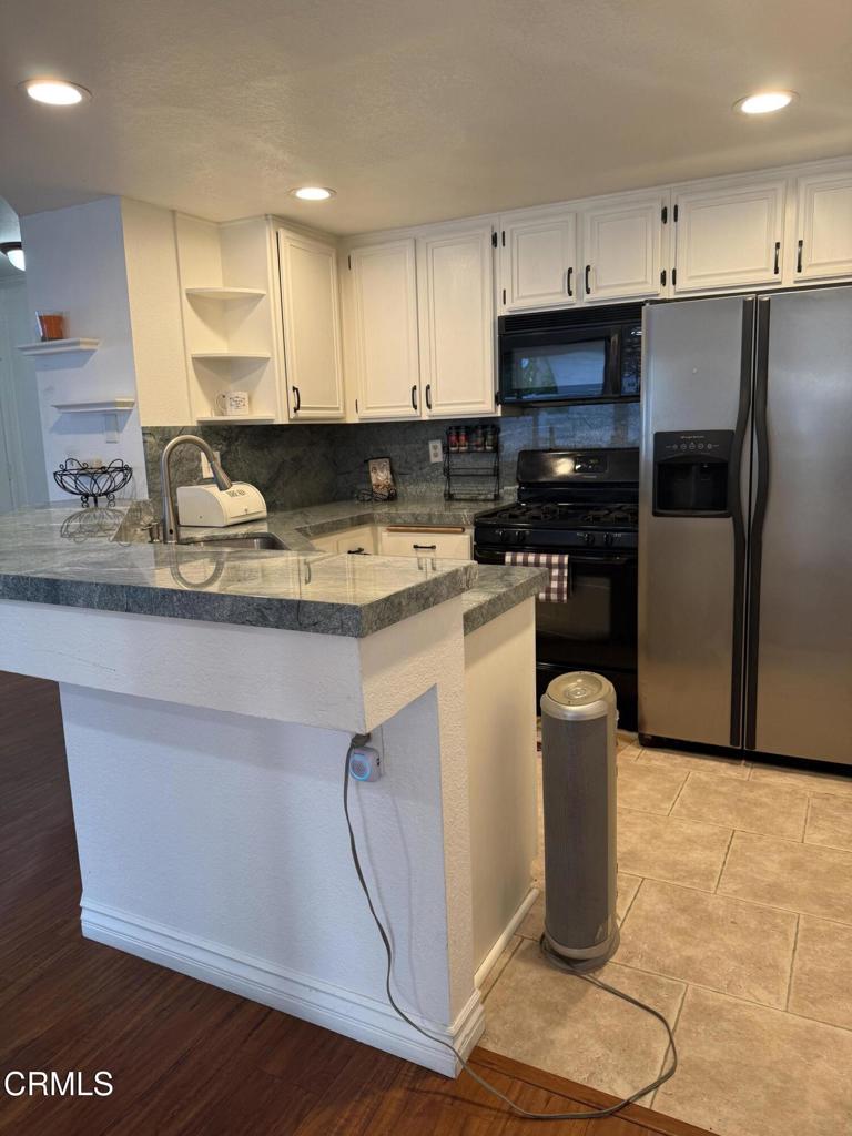 6038 Via Montanez Property Photo 4