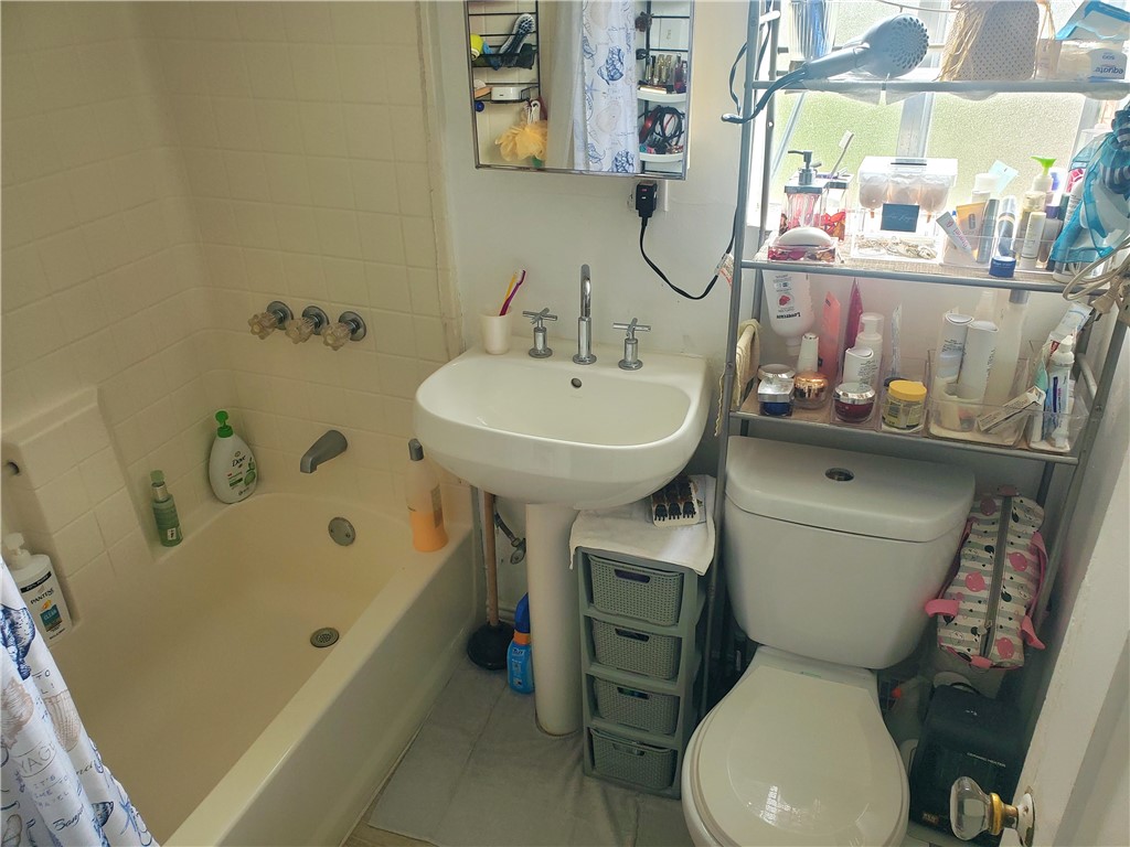 1427 Laveta Property Photo 9