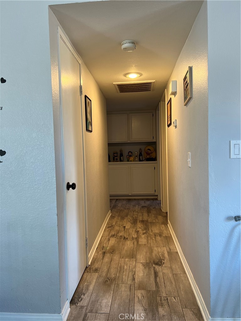 3525 Southview Court Property Photo 6