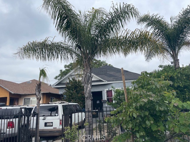 851 E 32nd Street Property Photo