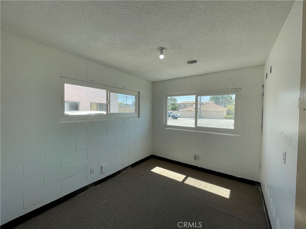 180 W Live Oak Avenue Property Photo 5