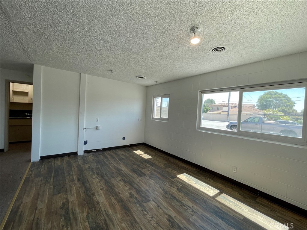 180 W Live Oak Avenue Property Photo 8