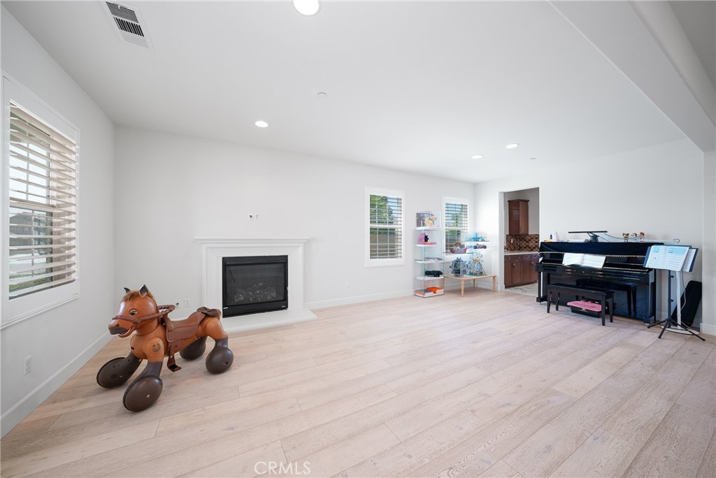 6346 Sloane Court Property Photo 5
