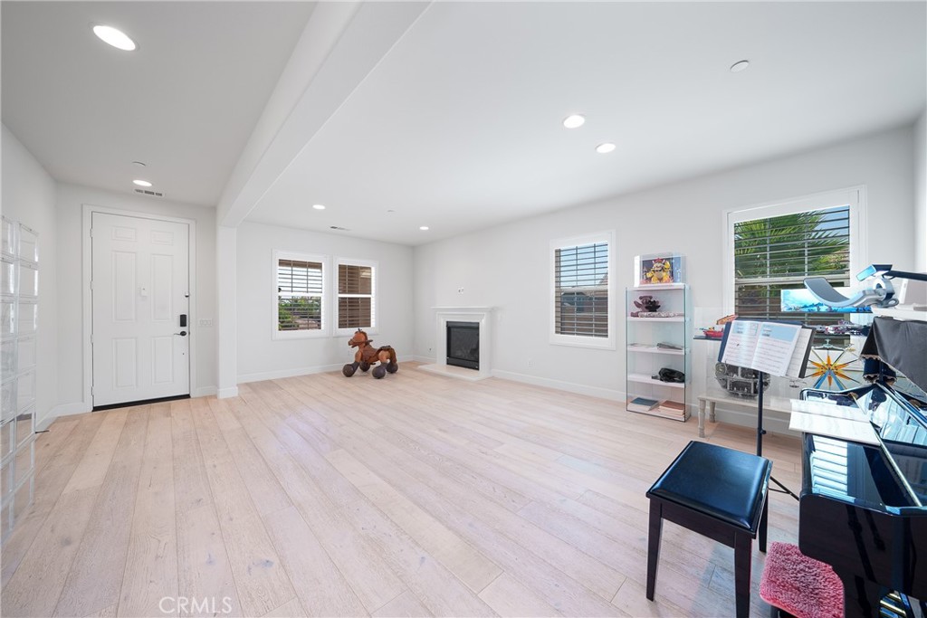 6346 Sloane Court Property Photo 6