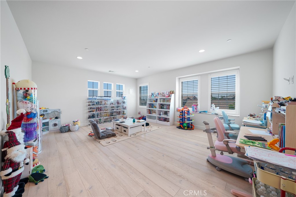 6346 Sloane Court Property Photo 15