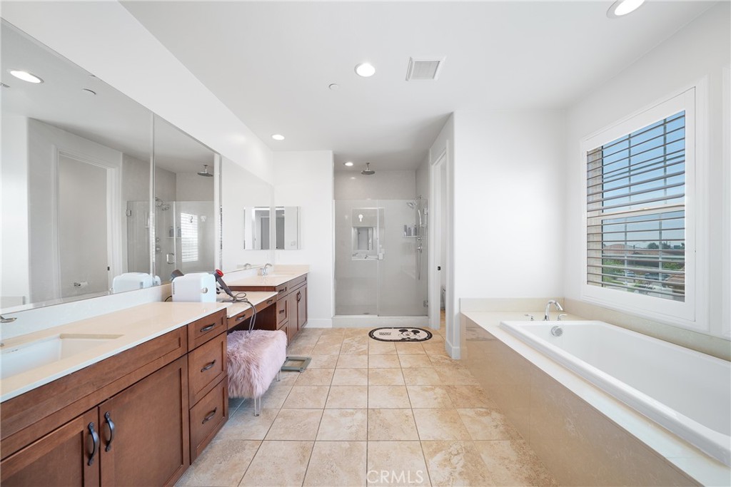6346 Sloane Court Property Photo 20