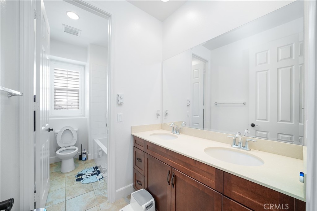 6346 Sloane Court Property Photo 23