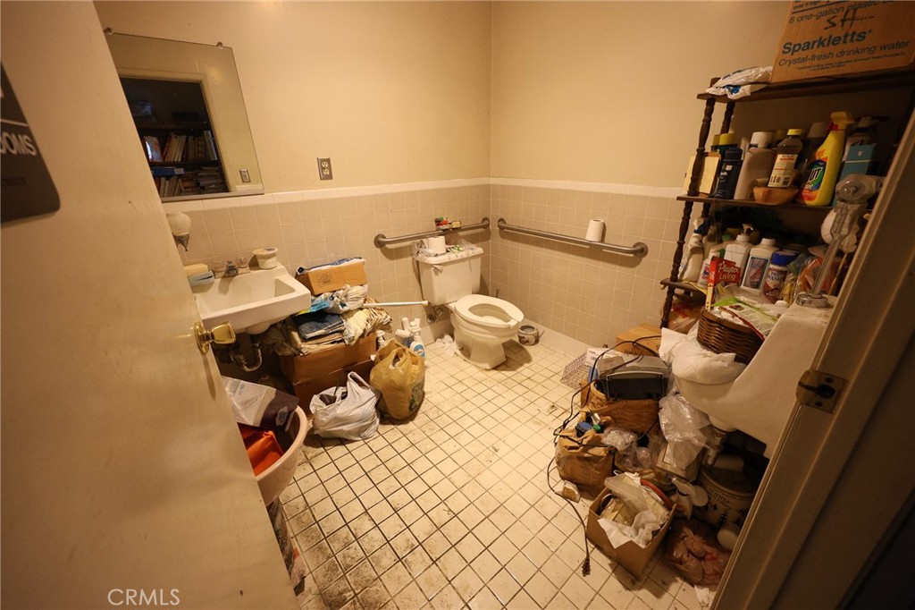 2404 San Gabriel Boulevard Property Photo 8