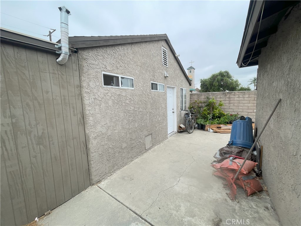 20518 Raymond Avenue Property Photo 18