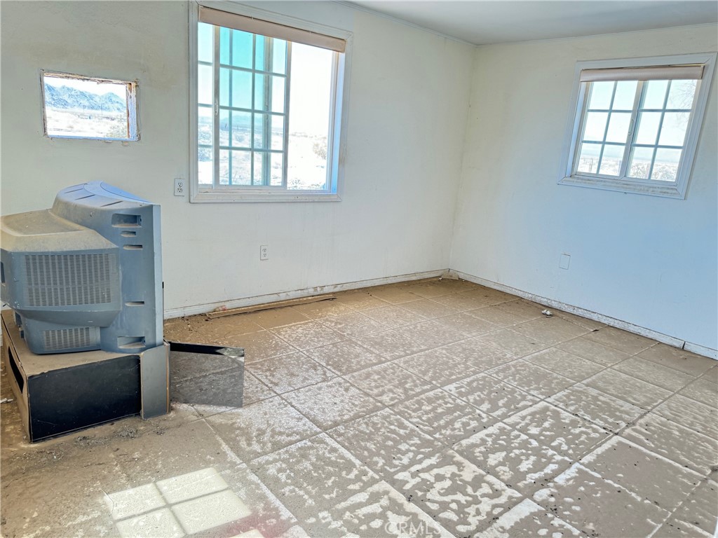 81118 Screech Owl Road Property Photo 6
