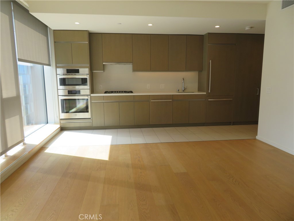889 Francisco Street 1609 Property Photo 1