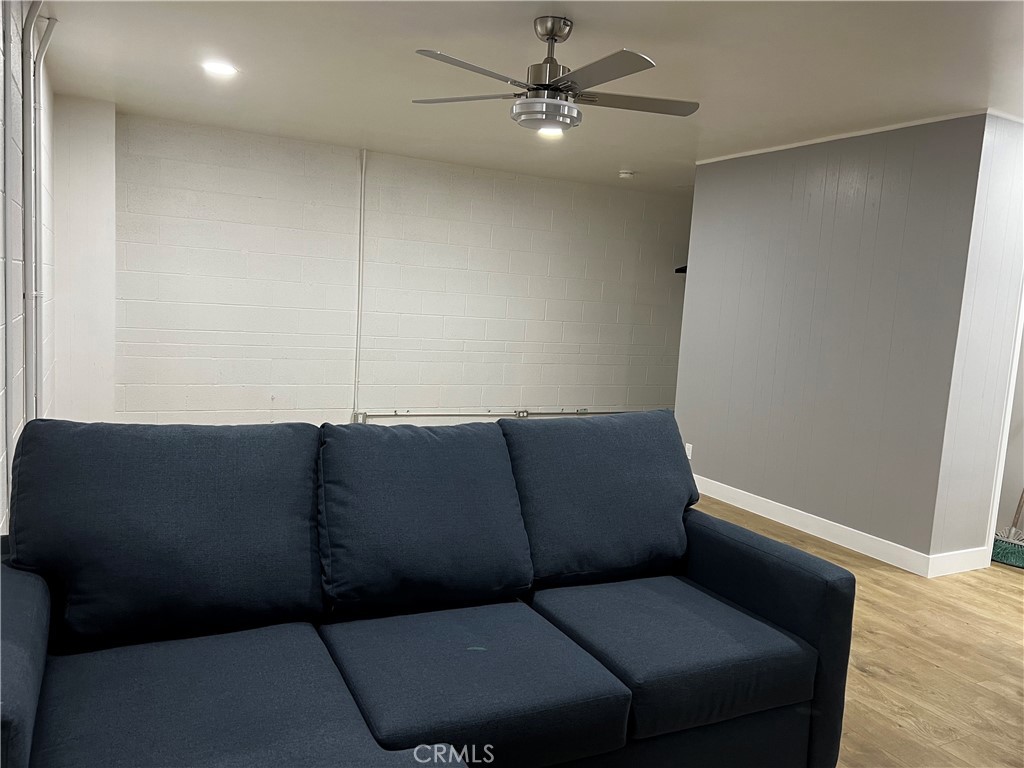 8422 S San Pedro Street Property Photo 2