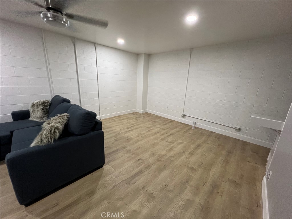 8422 S San Pedro Street Property Photo 4