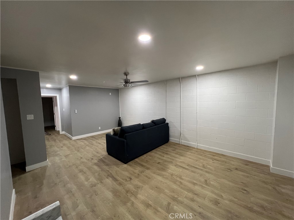 8422 S San Pedro Street Property Photo 6