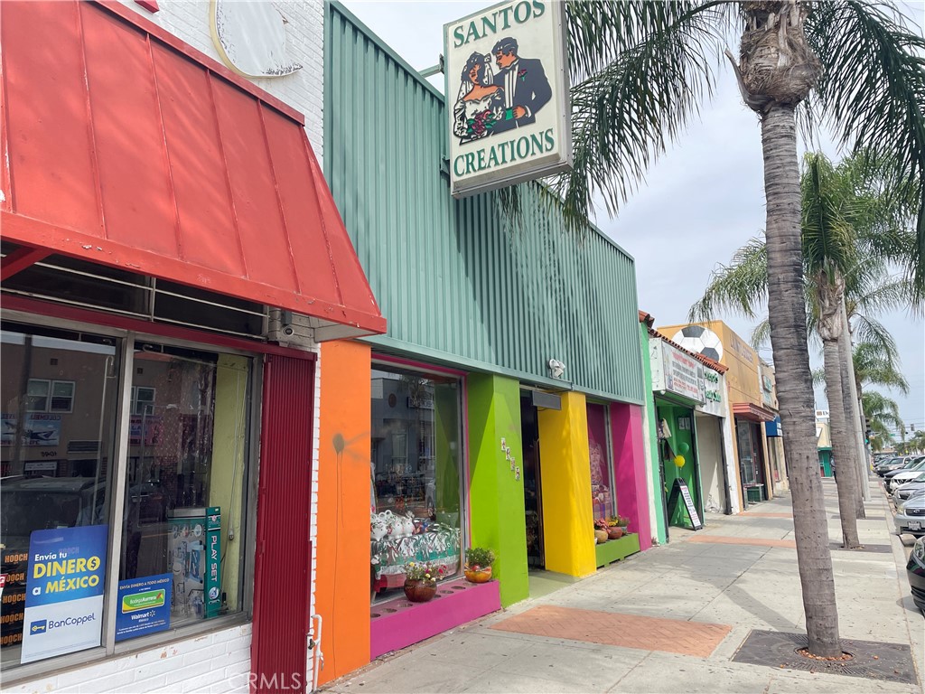 1045 W Gardena Boulevard Property Photo 4