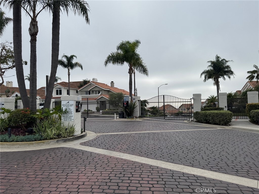 75 Palm Beach Court Property Photo 43