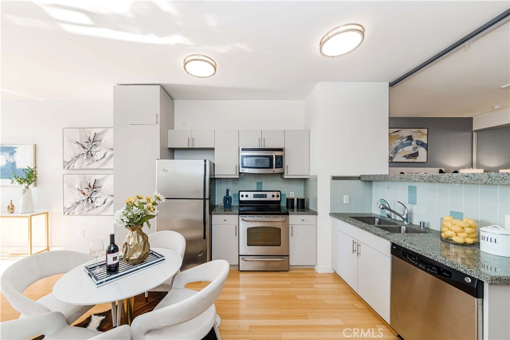 3810 Wilshire Boulevard 2010 Property Photo 12
