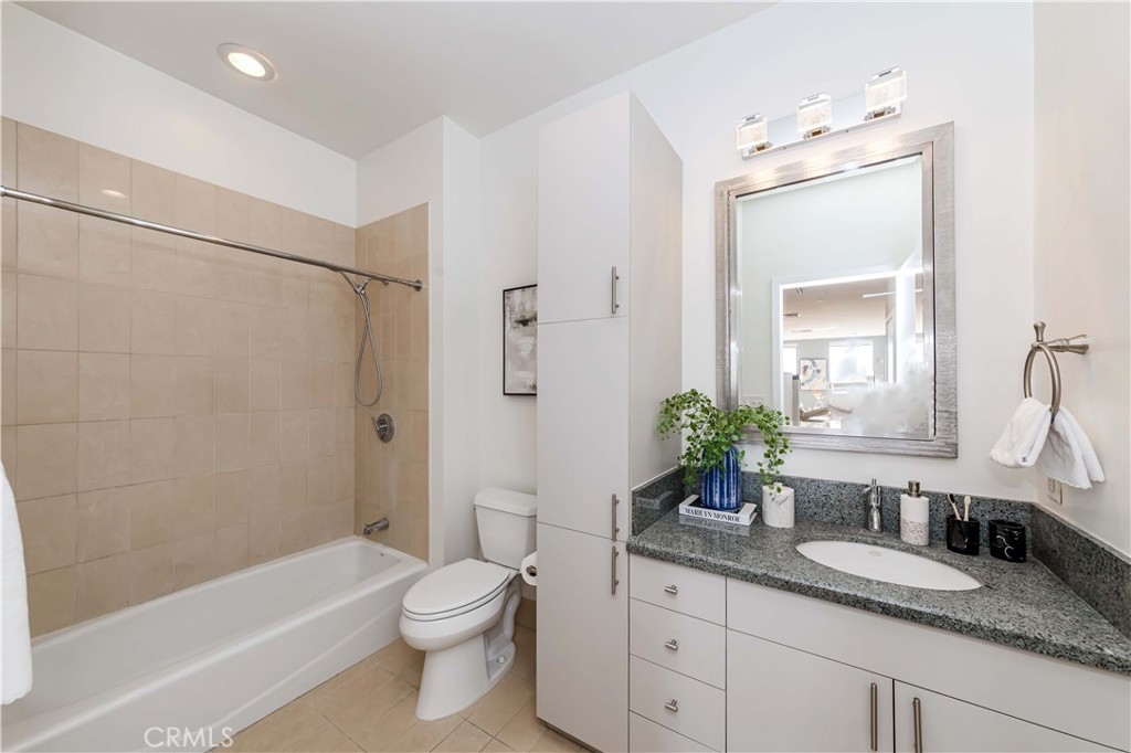3810 Wilshire Boulevard 2010 Property Photo 16