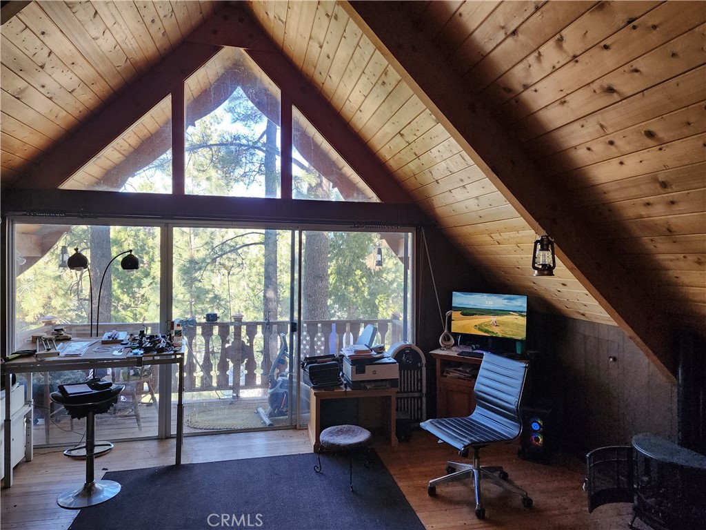 5464 Lone Pine Canyon Road Property Photo 4