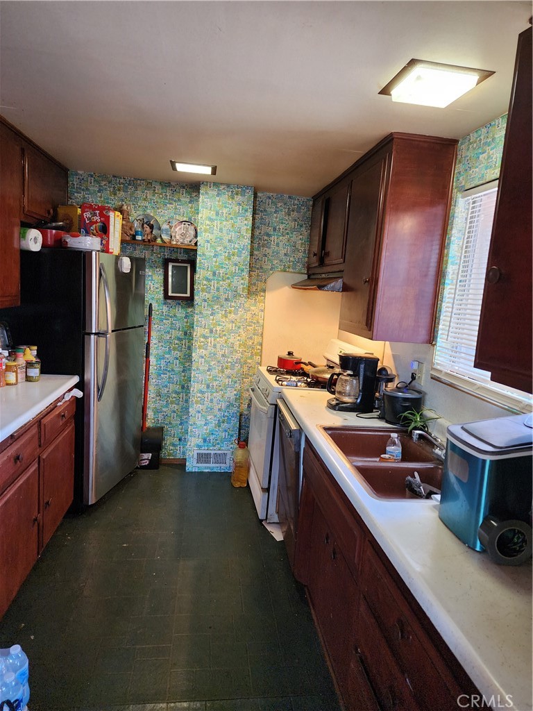 5464 Lone Pine Canyon Road Property Photo 7