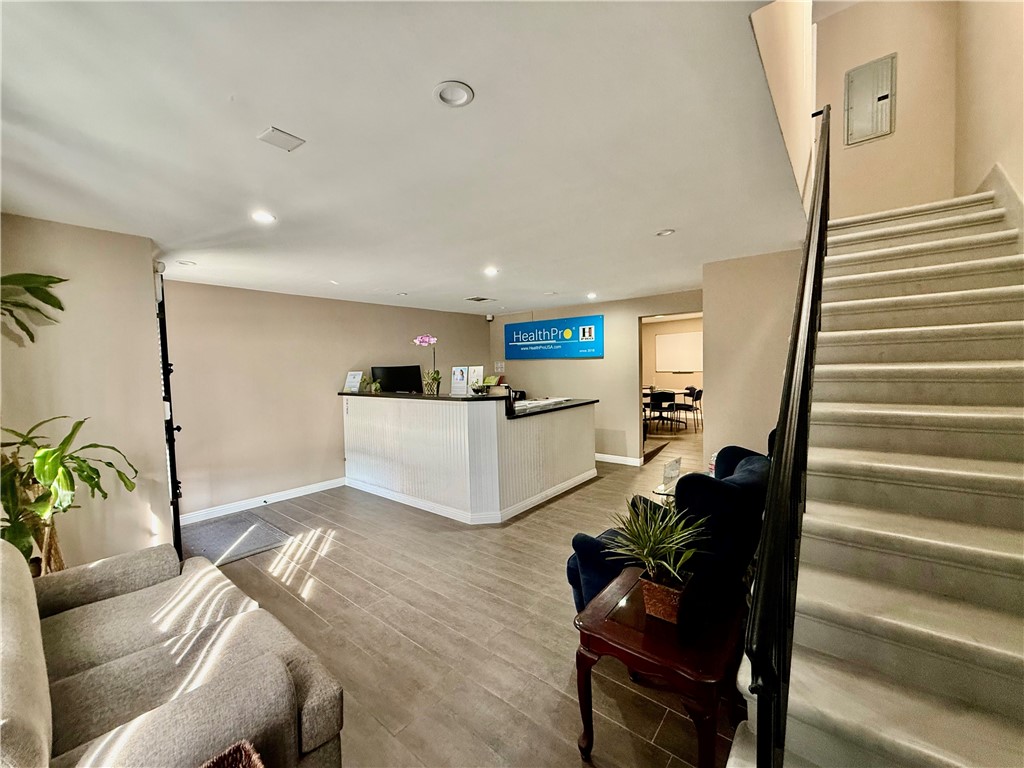 5608 Rosemead Boulevard Property Photo 5