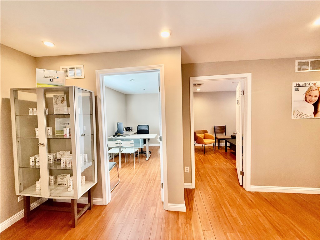 5608 Rosemead Boulevard Property Photo 6